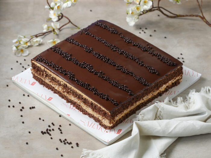 Meringue with walnuts - Image 1